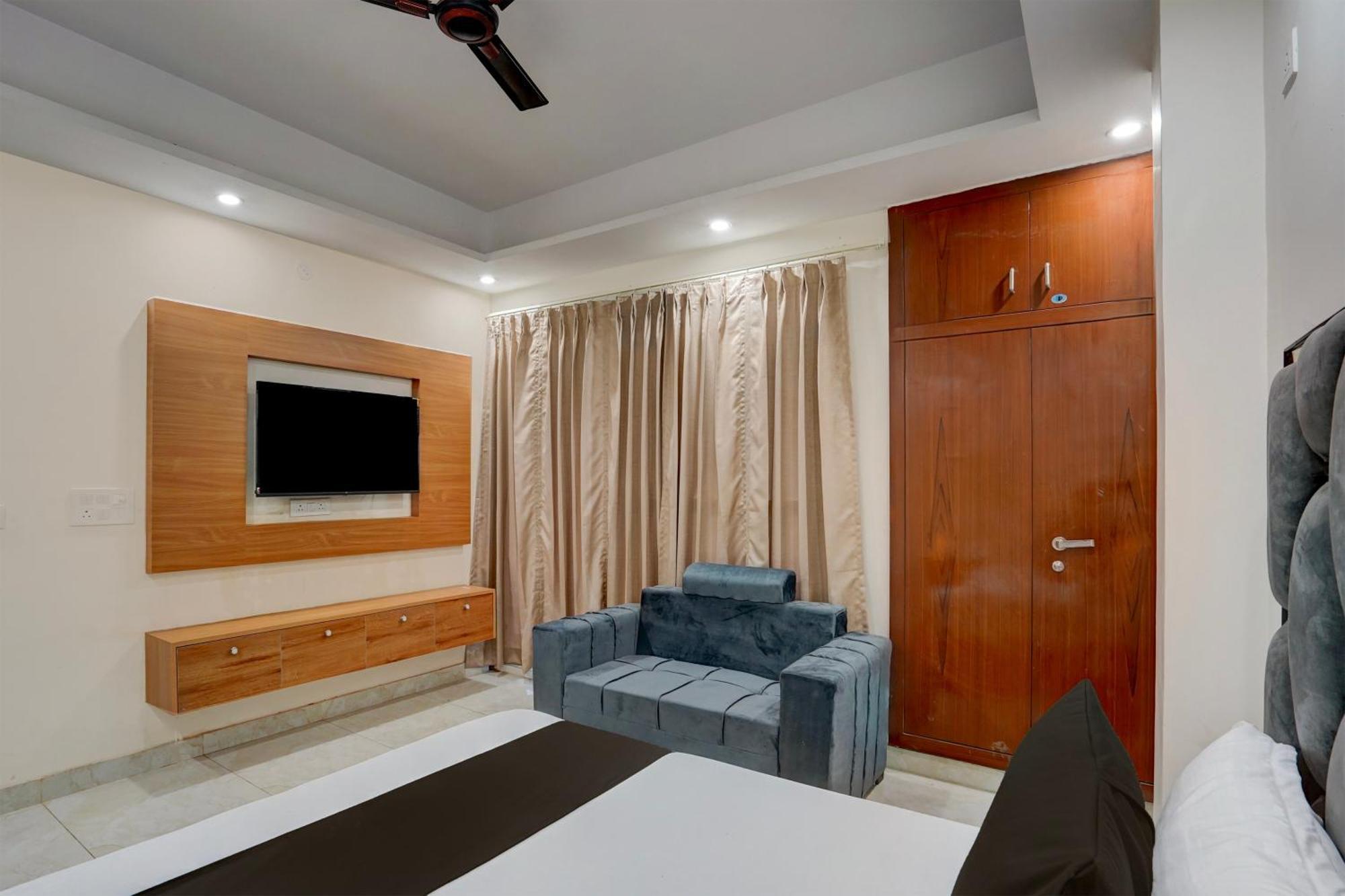 Hotel O R.N Residency Hotel Ghaziabad Esterno foto