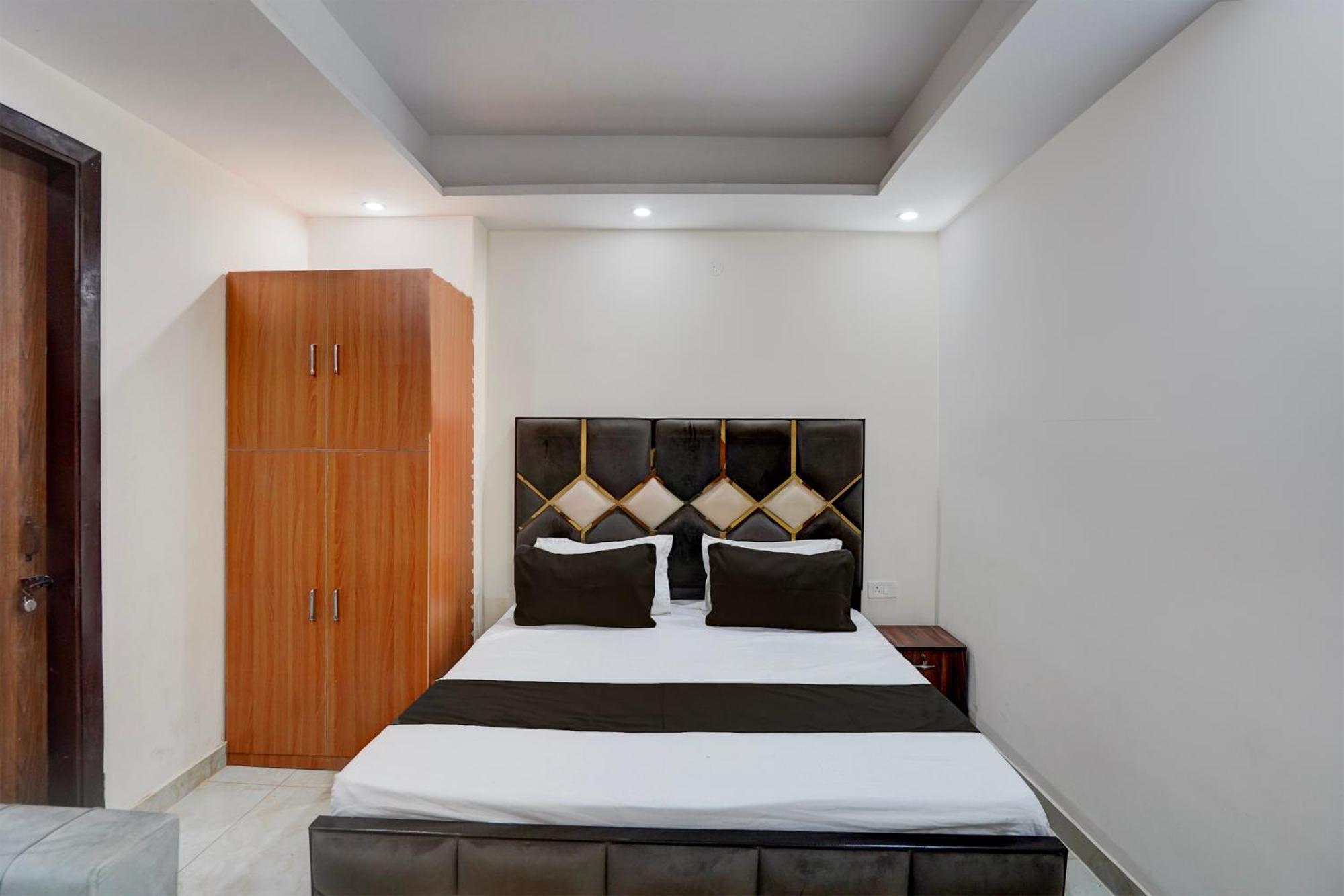 Hotel O R.N Residency Hotel Ghaziabad Esterno foto