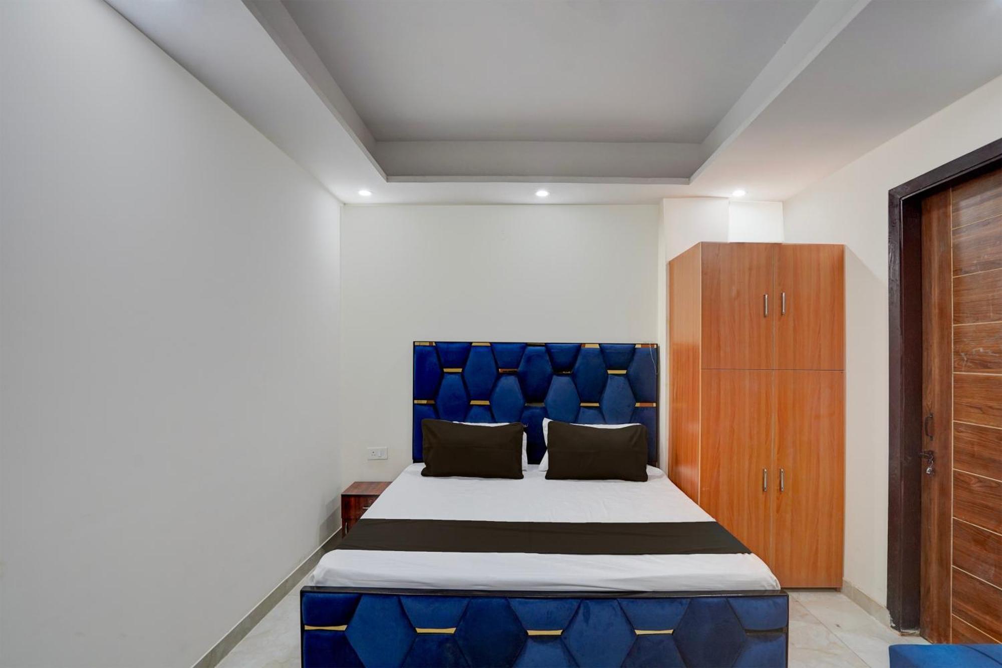 Hotel O R.N Residency Hotel Ghaziabad Esterno foto