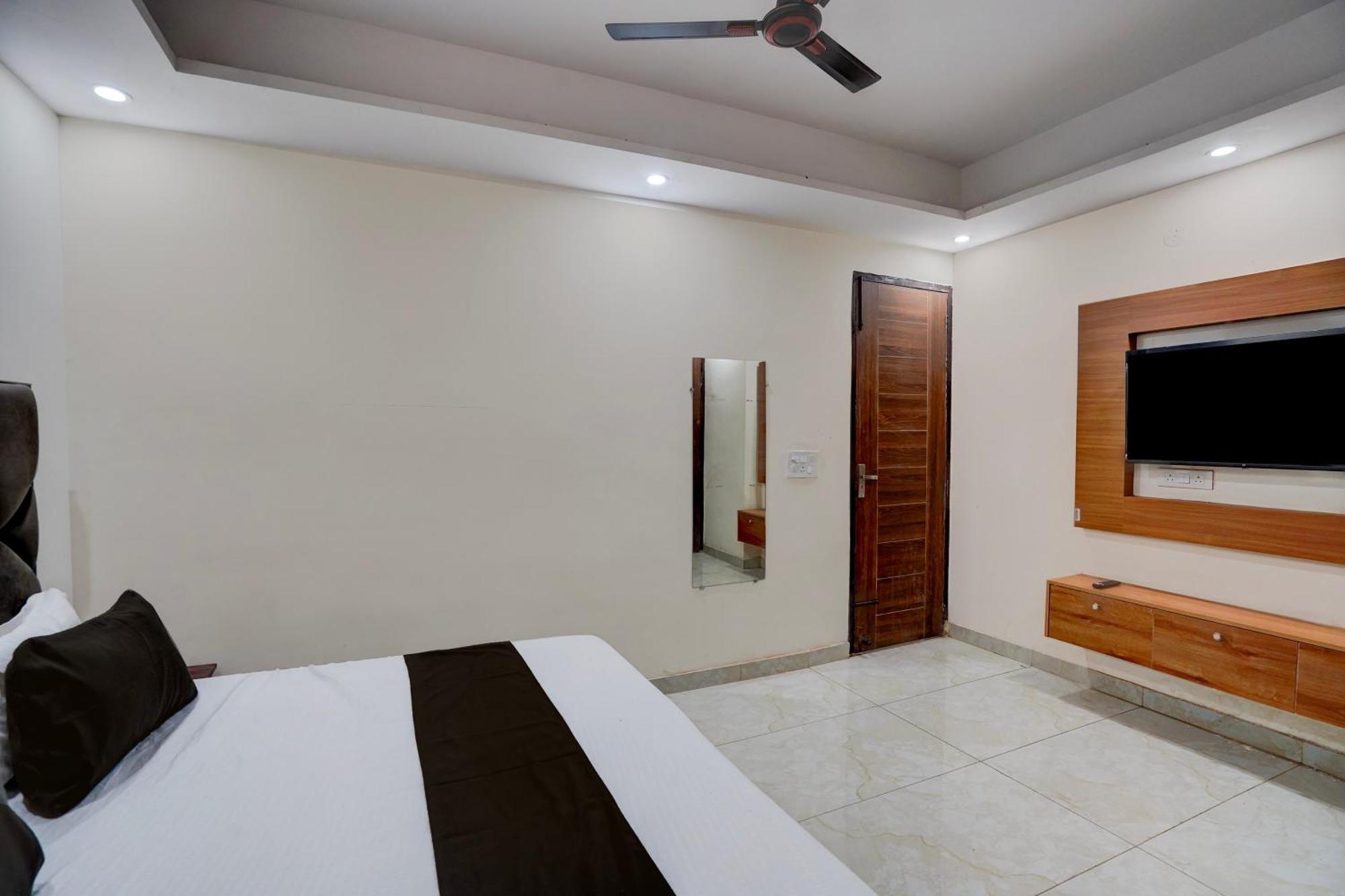 Hotel O R.N Residency Hotel Ghaziabad Esterno foto