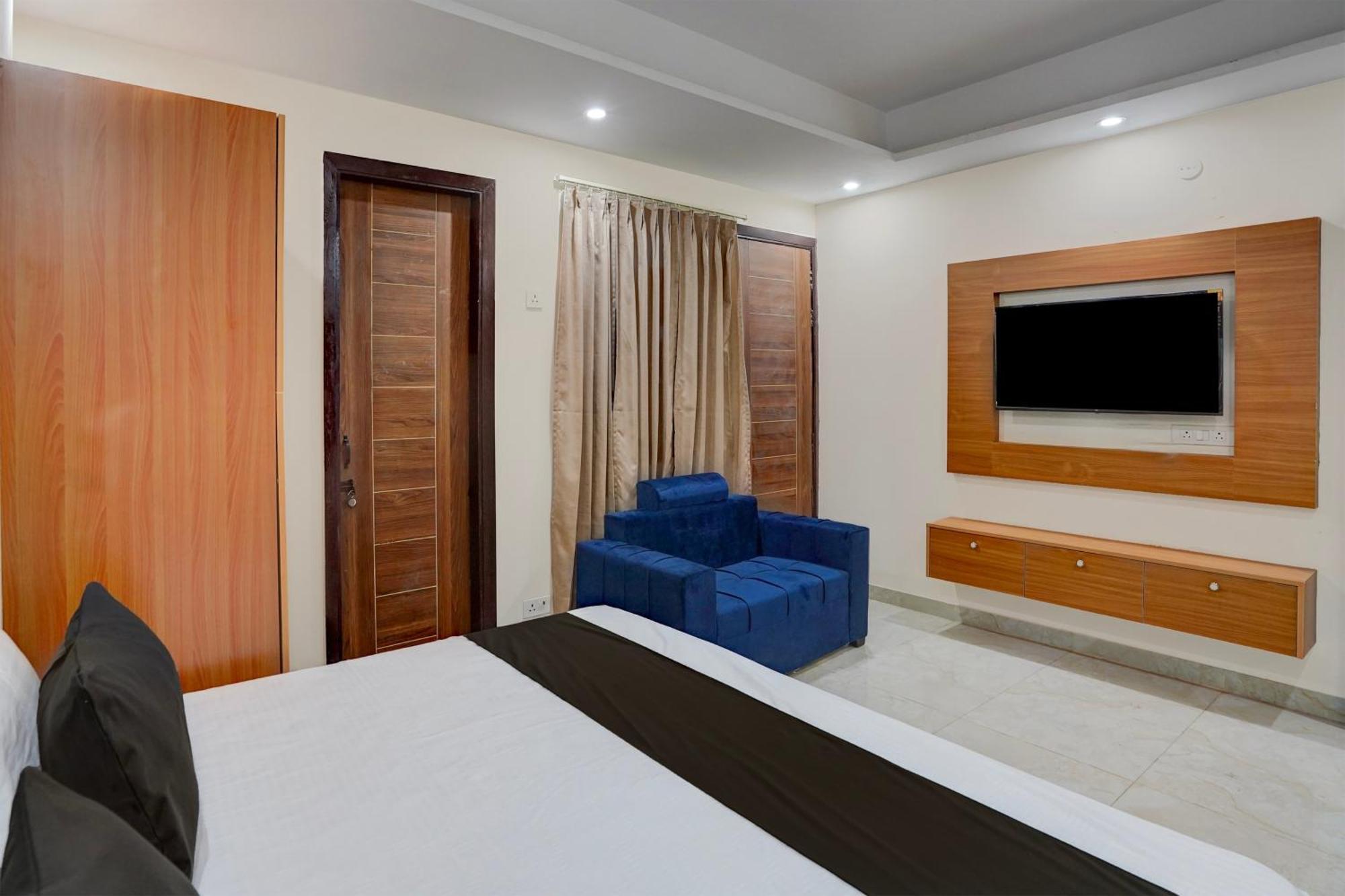 Hotel O R.N Residency Hotel Ghaziabad Esterno foto